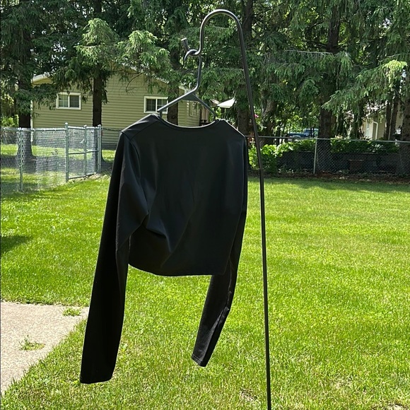 Dance Class Top XL Stylish Black Long Sleeve Top w/Crisscross Details & Cutout - Picture 2 of 8